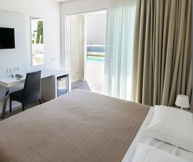اتاق استاندارد سه نفره, Villa Katy