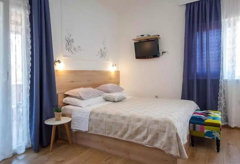 آپارتمان 1 خوابه با چشم‌انداز دریا, Villa Rosa