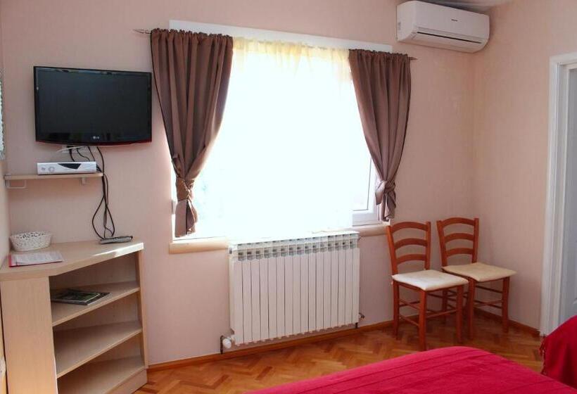 带1个卧室的带海景的公寓, Villa Rosa