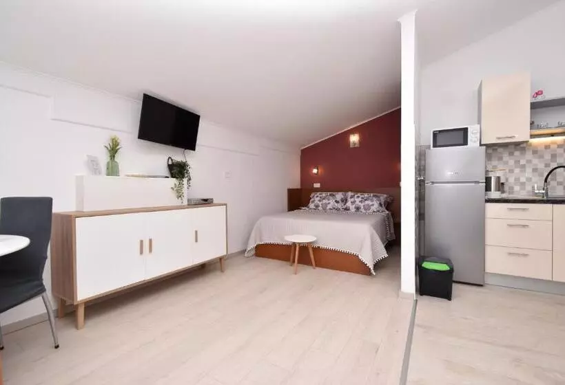 استودیوی استاندارد با چشم‌انداز دریا, Villa Rosa