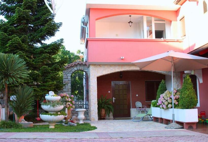 2 Bedrooms Suite Sea View, Villa Rosa