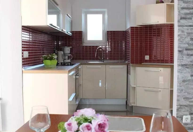 2 Bedrooms Suite Sea View, Villa Rosa