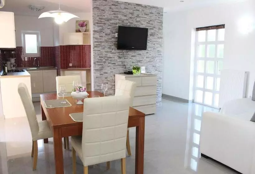 2 Bedrooms Suite Sea View, Villa Rosa
