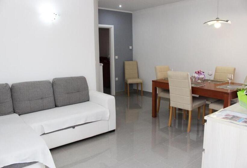 2 Bedrooms Suite Sea View, Villa Rosa