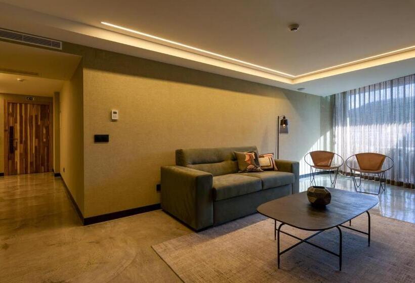 סוויטה דלוקס, Well Hotel & Spa