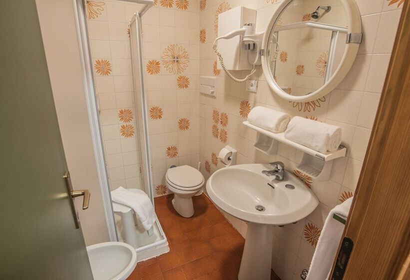 スタンダードスタジオ, Alaska Clubresidence