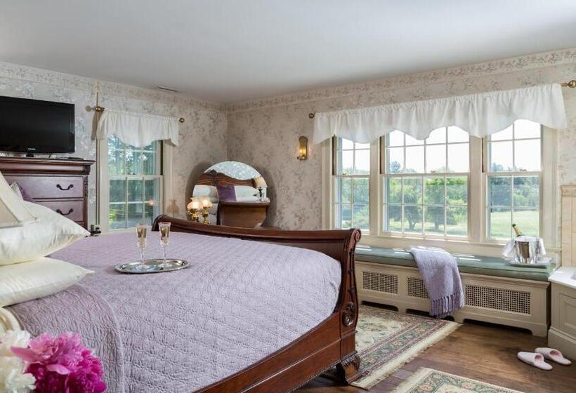 سوئیت با تخت بزرگ, Devonfield Inn