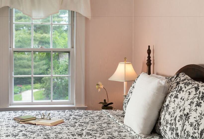 سوئیت با تخت بزرگ, Devonfield Inn