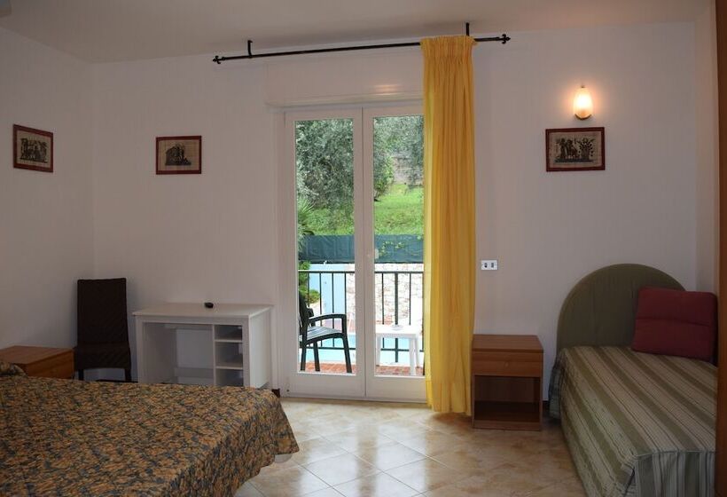 غرفة سوبيريور مطلة على حمام السباحة, Casa Popi