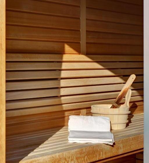 سوئیت پنت هاوس, Aleksander Medical & Spa