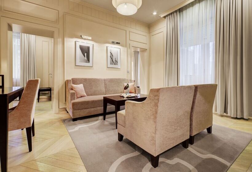 سوییت خانوادگی, Aleksander Medical & Spa