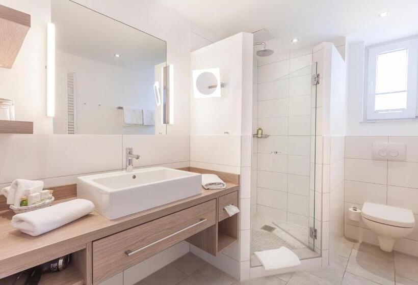 景色の見えるスイートルーム, Bernstein