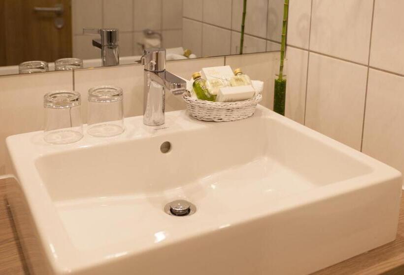 シングルデラックスルーム, Bernstein