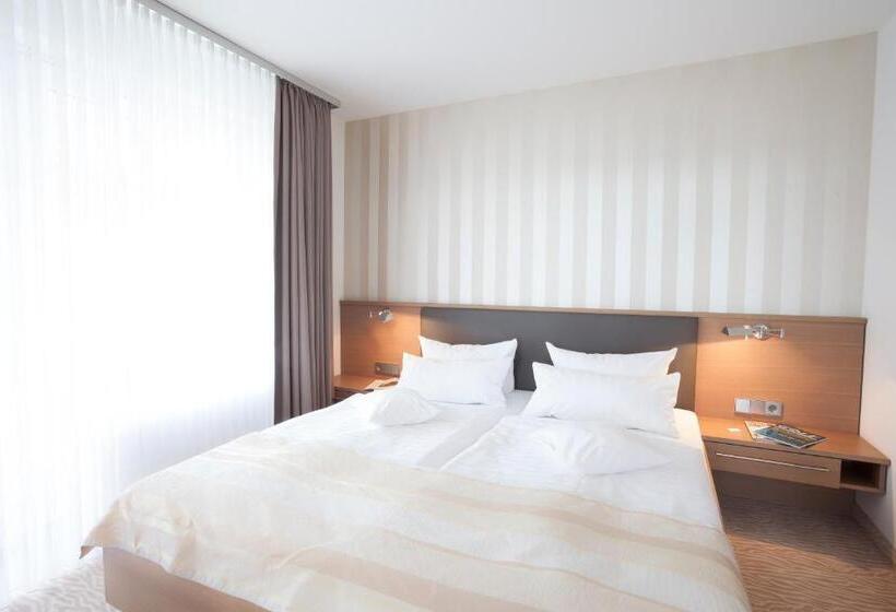 オーシャンビュースーペリアースイート, Bernstein