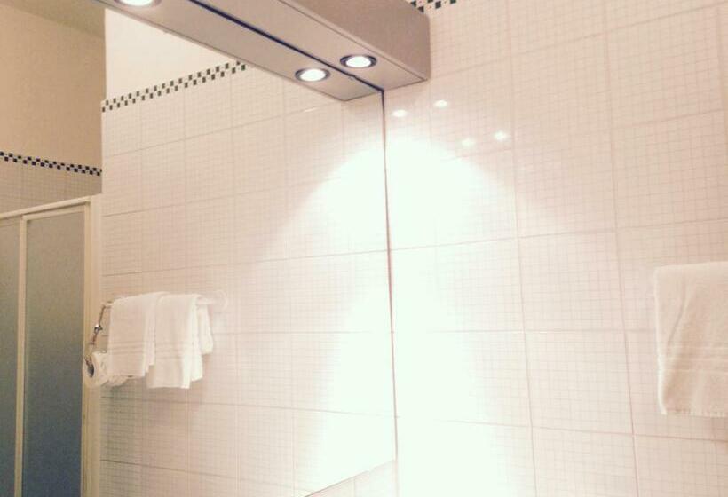 Номер Стандарт Трехместный, Berta