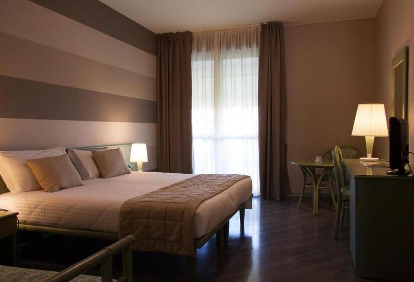 Номер Стандарт Трехместный, Berta