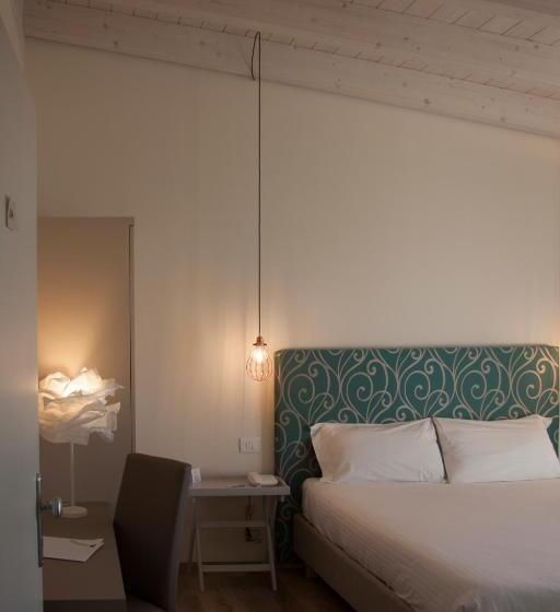 Superior room with lake view, Berta