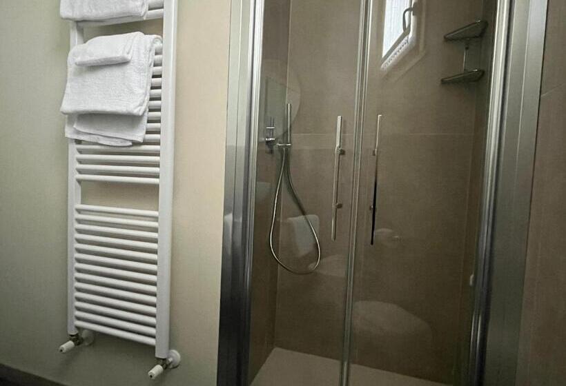 Comfort room with balcony, Berta