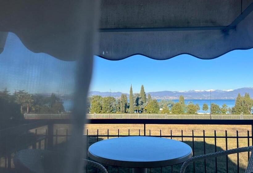 Comfort room with balcony, Berta