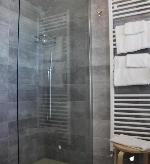 Superior room with lake view, Berta