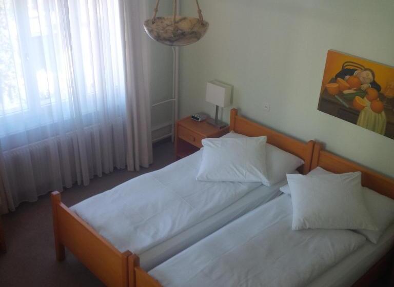 수피리어 룸, De La Paix