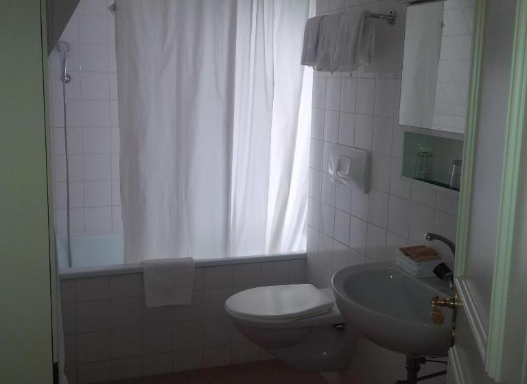 스탠다드 트리플 룸, De La Paix