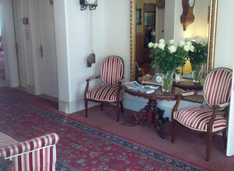 기본룸, De La Paix