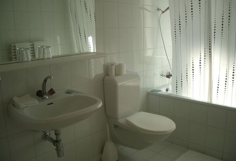 수피리어 룸, De La Paix