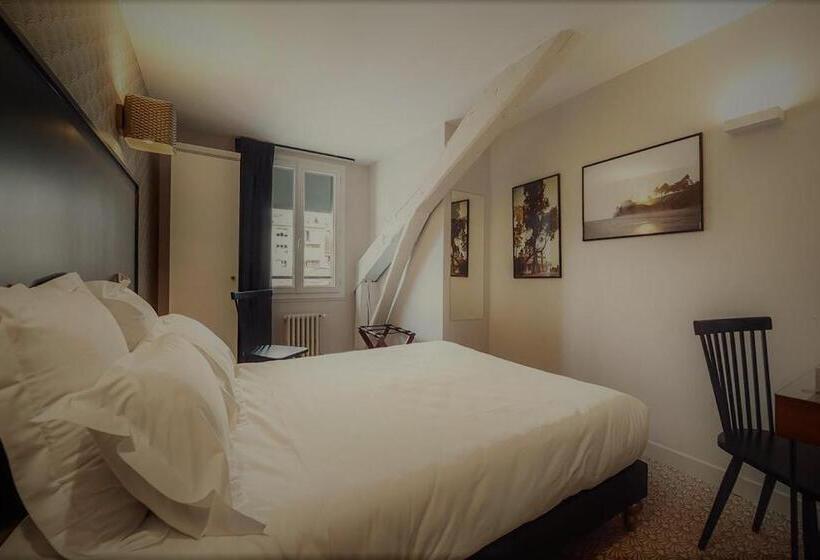 スーペリアールーム, Des Carmes