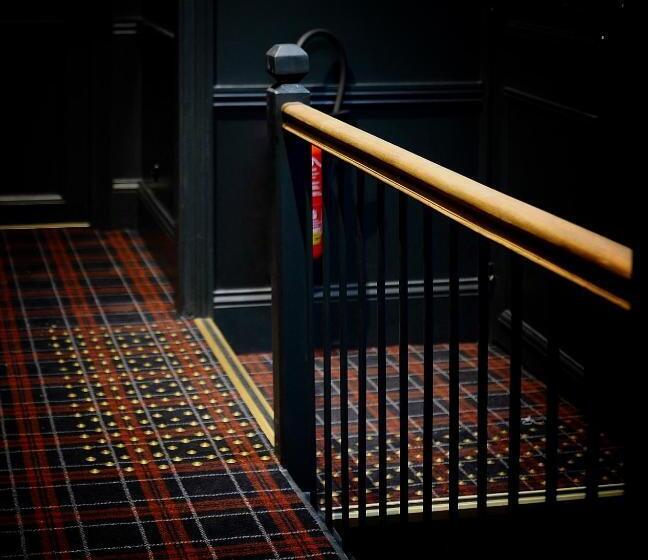 スーペリアールーム, Des Carmes