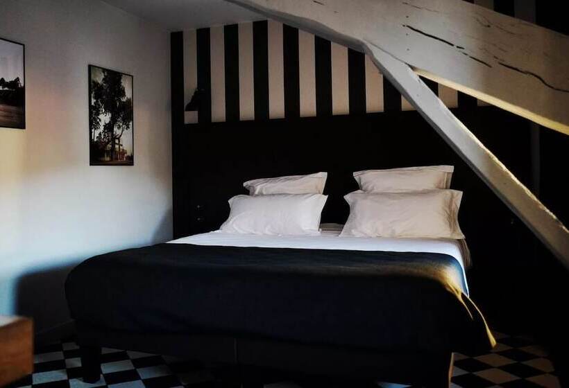 スーペリアールーム, Des Carmes