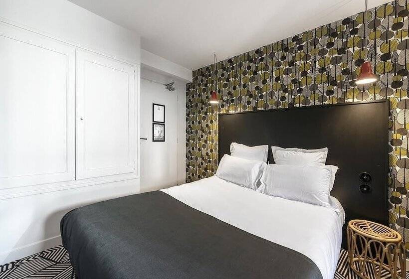 デラックスルーム, Des Carmes