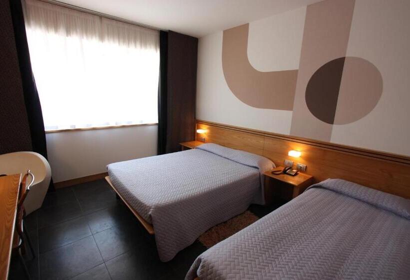 Трехместный Номер Классика, Europa Belluno