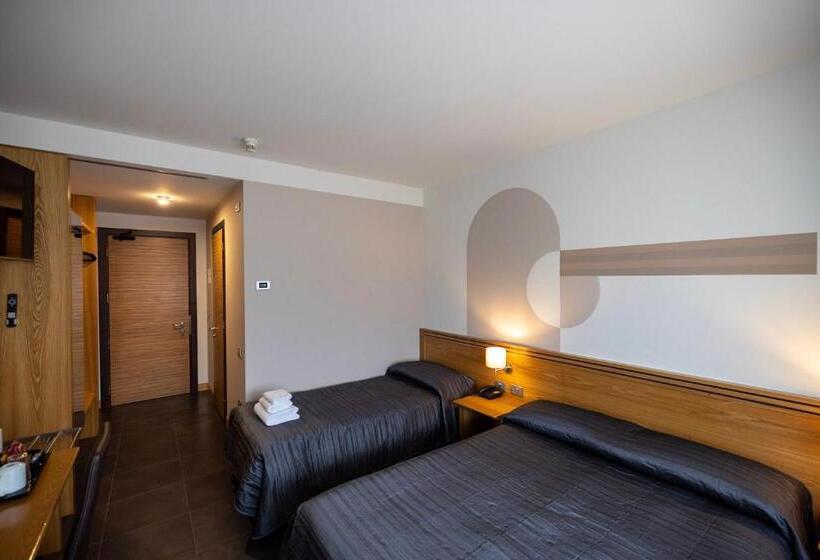 Трехместный Номер Классика, Europa Belluno