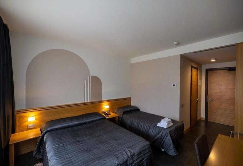 Трехместный Номер Классика, Europa Belluno