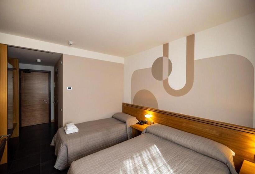 Трехместный Номер Классика, Europa Belluno