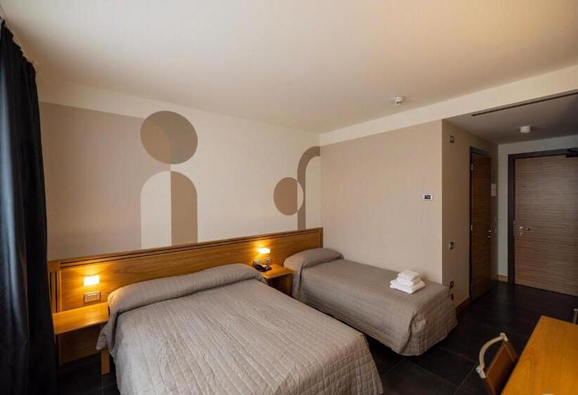 Трехместный Номер Классика, Europa Belluno