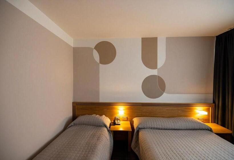 Трехместный Номер Классика, Europa Belluno