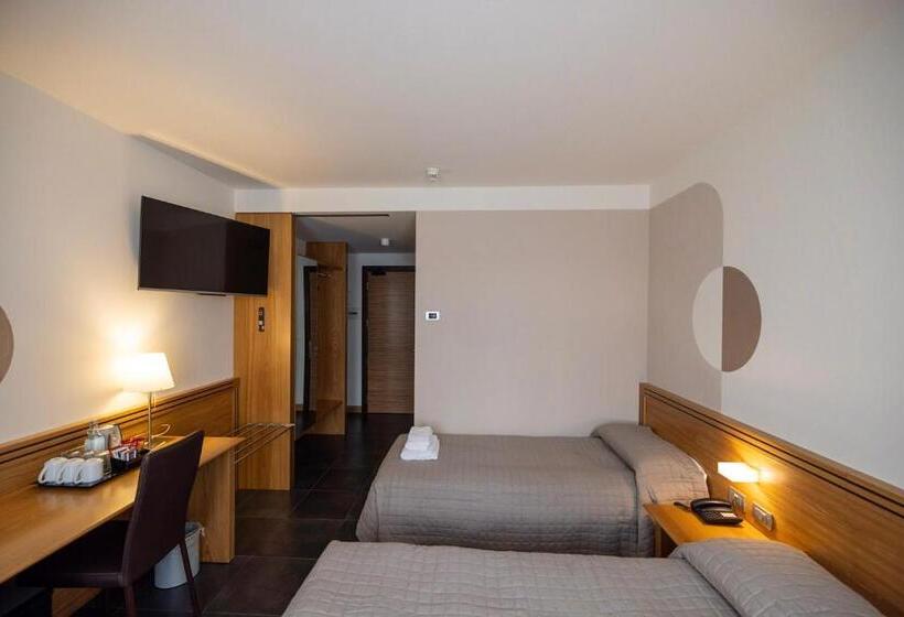 Трехместный Номер Классика, Europa Belluno