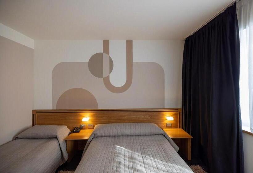 Трехместный Номер Классика, Europa Belluno