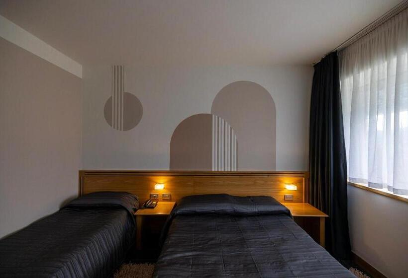 Трехместный Номер Классика, Europa Belluno