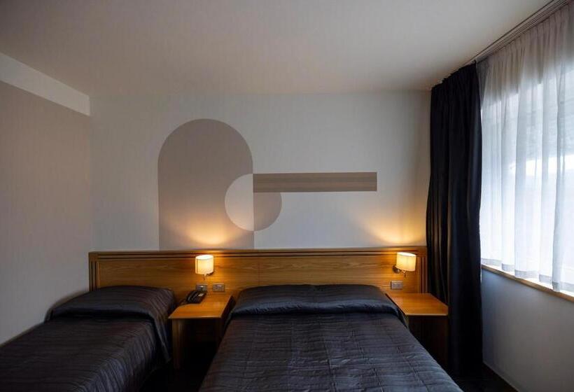 Трехместный Номер Классика, Europa Belluno