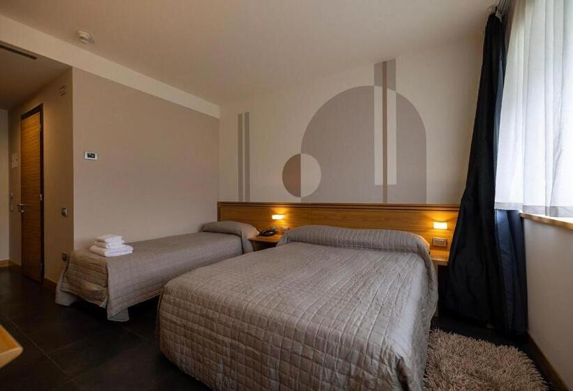 Трехместный Номер Классика, Europa Belluno