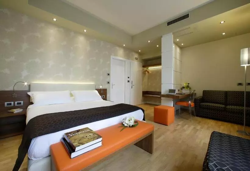 اتاق استاندارد سه نفره, Forte Del 48