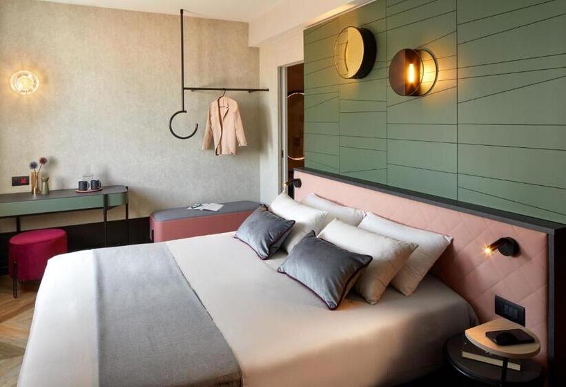 غرفة ديلوكس, Forte Del 48