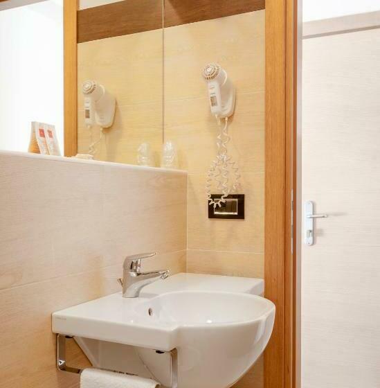 غرفة قياسية مزوَّدة بشُرفة, Golf S