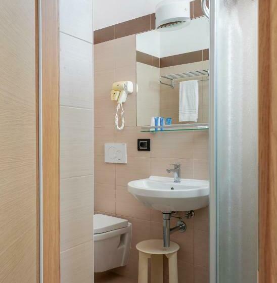 غرفة قياسية مزوَّدة بشُرفة, Golf S