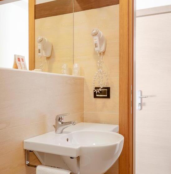 غرفة كمفورت مع بلكونة, Golf S