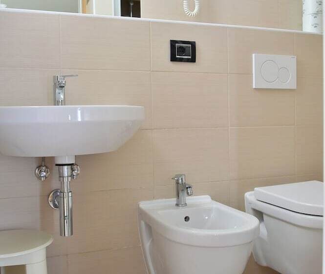 غرفة قياسية ثلاثية مزودة بشرفة, Golf S