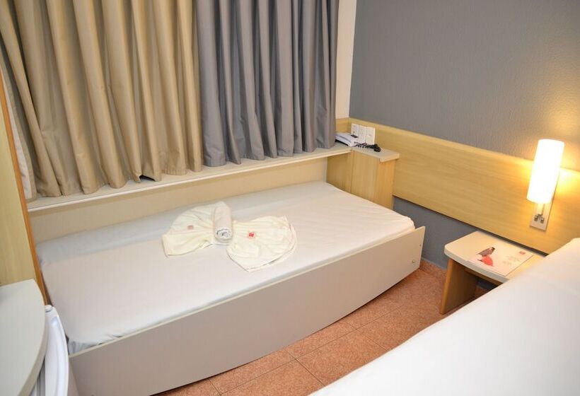 标准间, Ibis Araçatuba